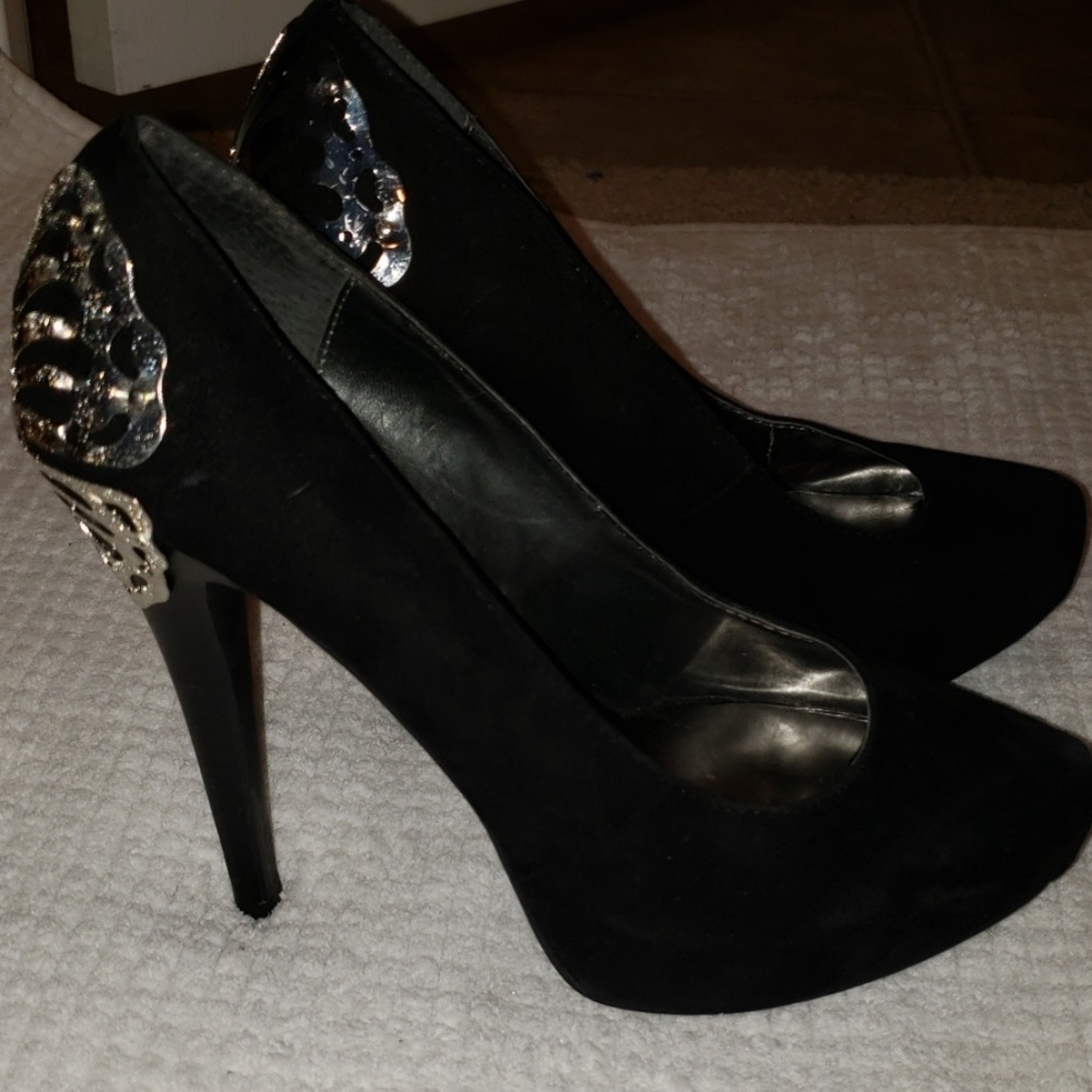 Suade Carlos Santana pumps